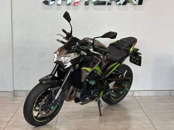 KAWASAKI Z900 